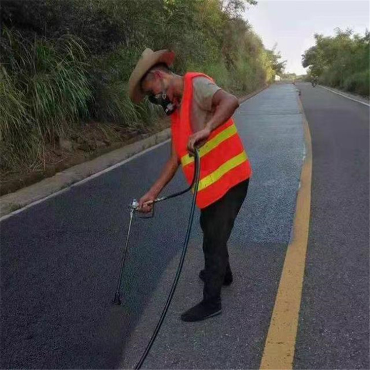 绵阳 彩色防滑路面的底涂是保障路面附着力